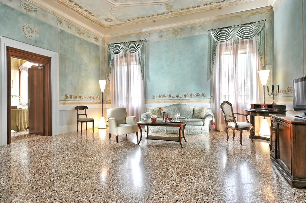 ホテル パラッツォ ヴィットゥーリ ヴェネツィア エクステリア 写真